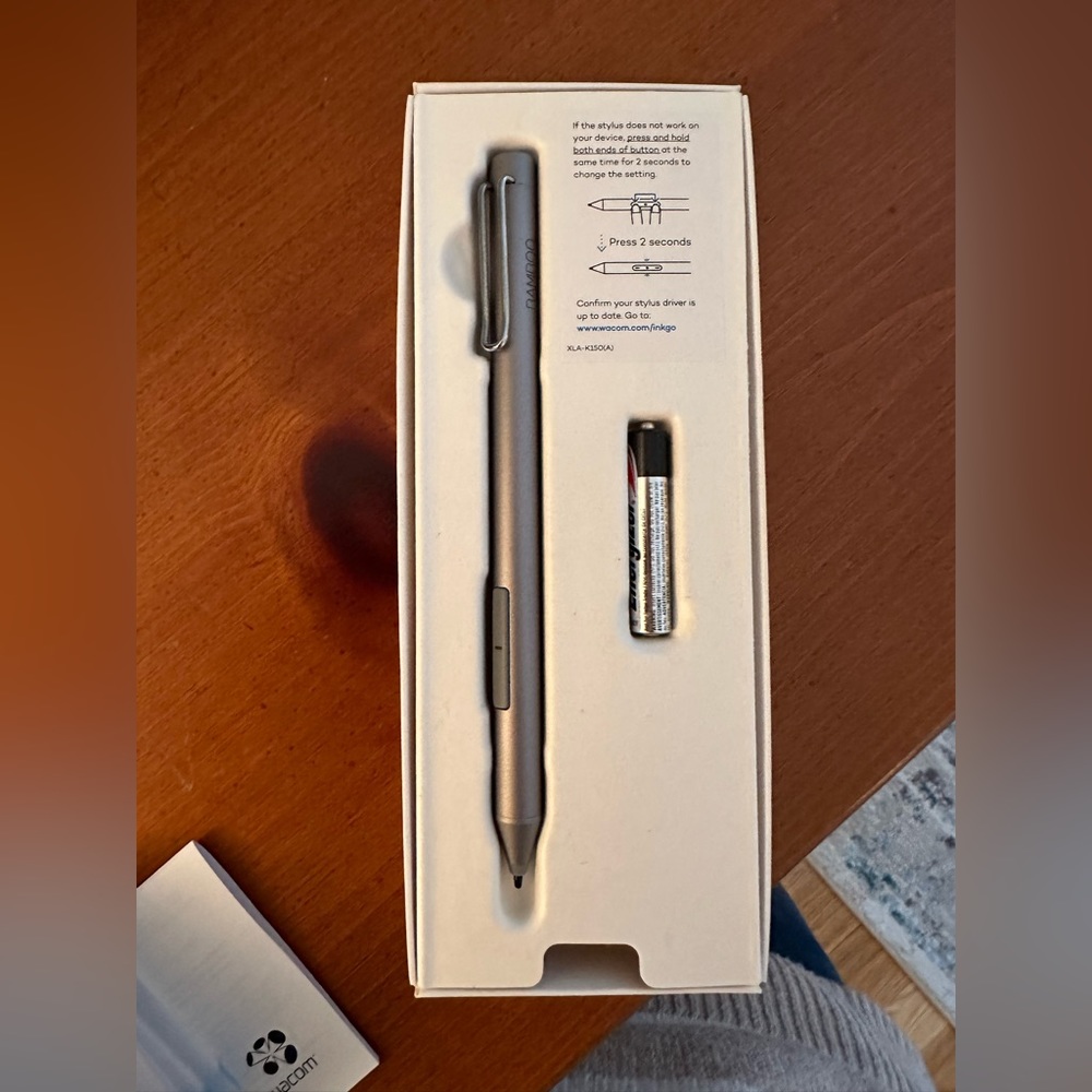 NWOT Wacom - Bamboo Ink Smart Stylus for Windows Ink; 2nd Generation - Gray